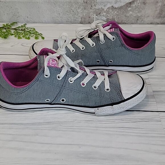 Converse All Star Chuck Taylor Low Top Sneakers Gray and Pink Size 5 Junior - Picture 4 of 9